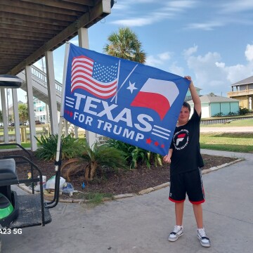 Beach Bonus – Trump Flags